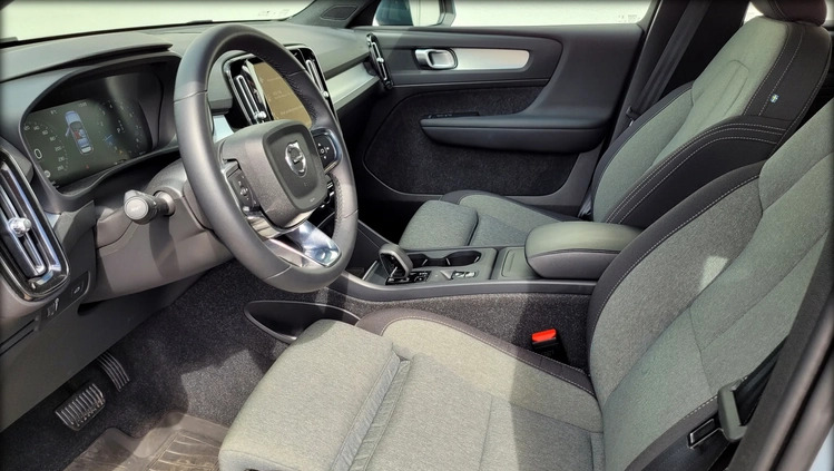 Volvo XC 40 cena 151111 przebieg: 32180, rok produkcji 2023 z Krzyż Wielkopolski małe 436